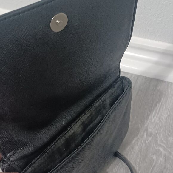 NINE WEST Black Quilted Crossbody - Picture 4 of 5